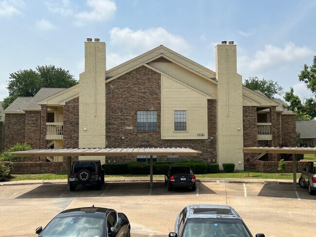 Building Photo - 3140 Devonshire Dr