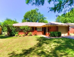 Building Photo - Charming 3 Bed, 1.5 Bath Home in Central N...