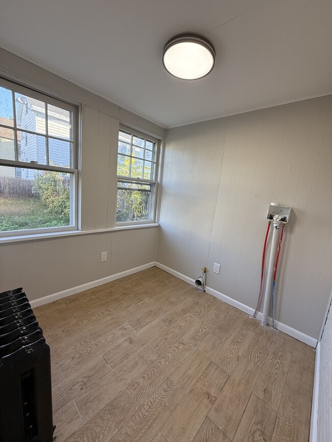 Building Photo - 438 Neville St