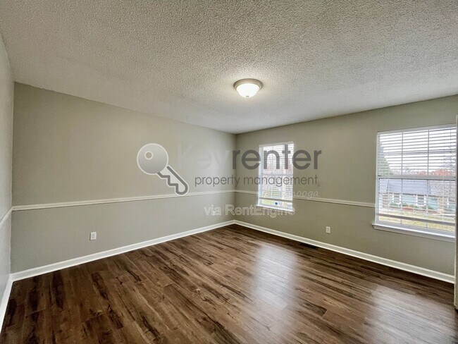 Building Photo - 6011 Barkley Creek Dr