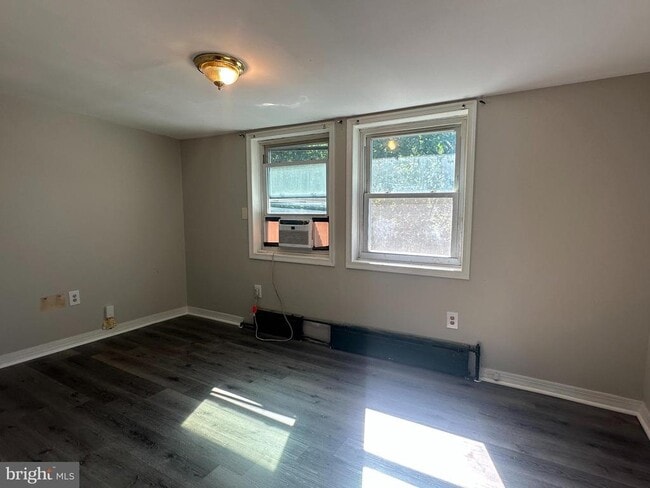 Primary Photo - 720 Clifton Ave