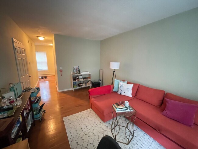 Building Photo - 30 Nash St