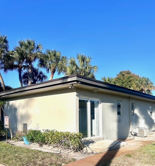 Building Photo - 9326 Sunrise Dr