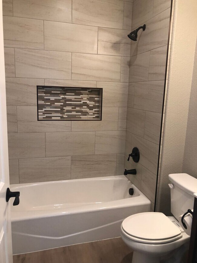 Building Photo - 12484 Mesa Verde Ct