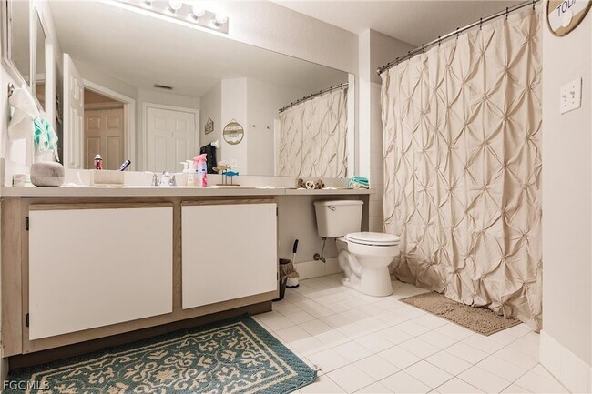 Building Photo - 6321 Aragon Way