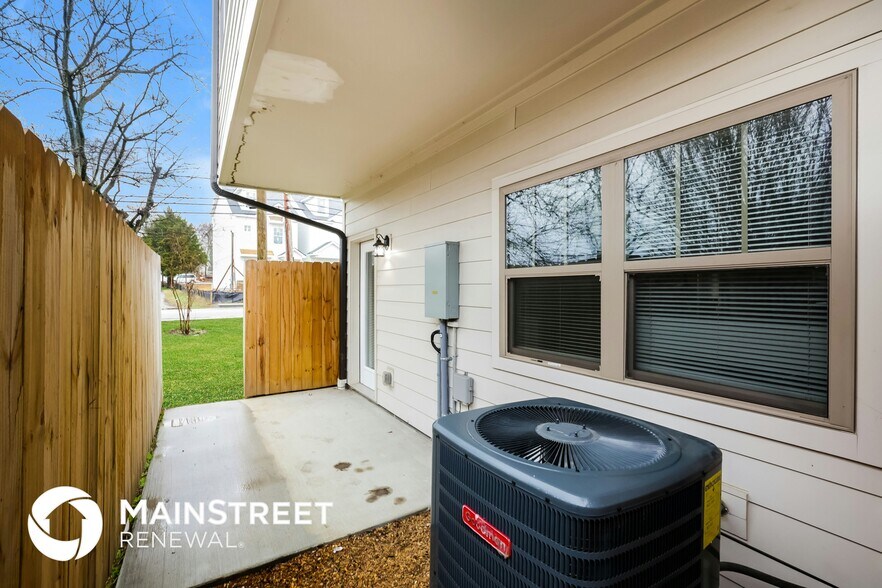 Building Photo - 100 Hartsville Ct