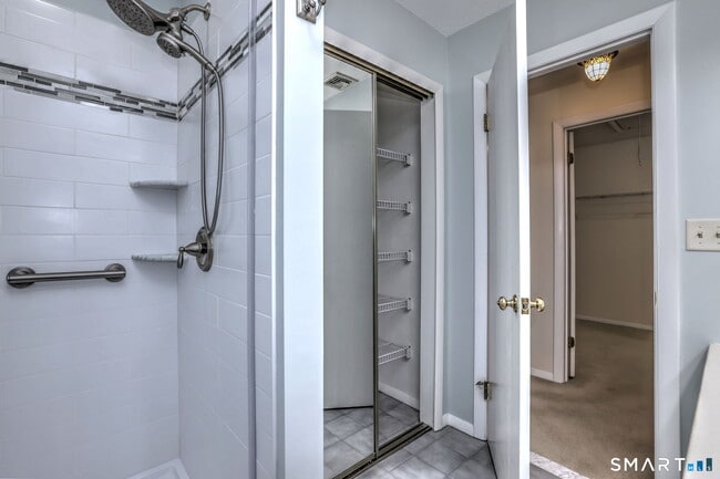 Building Photo - 47 Jerimoth Dr