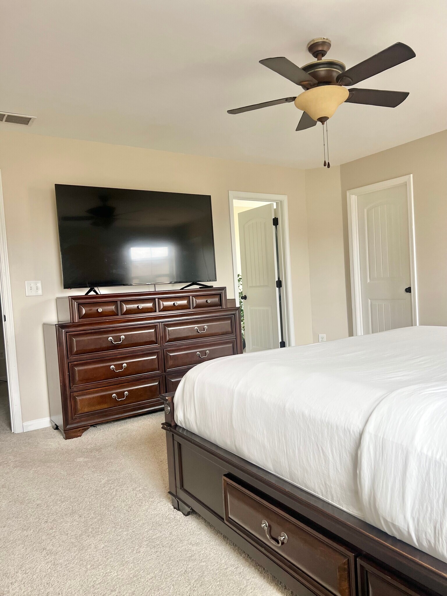 Building Photo - 31 White Pine Way