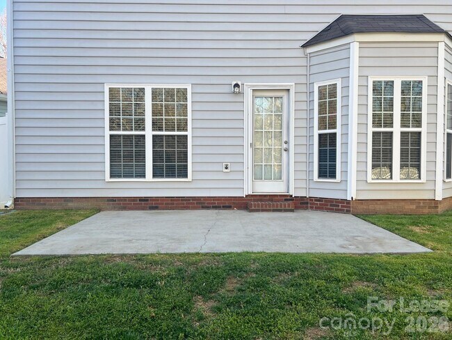 Building Photo - 127 Tilton Dr