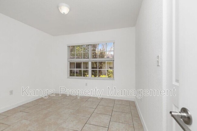 Building Photo - 3525 NW 114th Ln