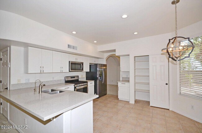 Building Photo - 11281 N Chynna Rose Pl