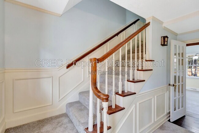Building Photo - 321 Shaftesbury Ln