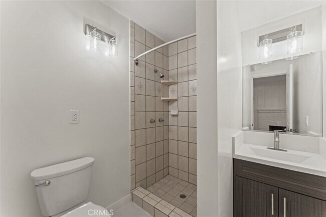 Building Photo - 14722 Strathern St