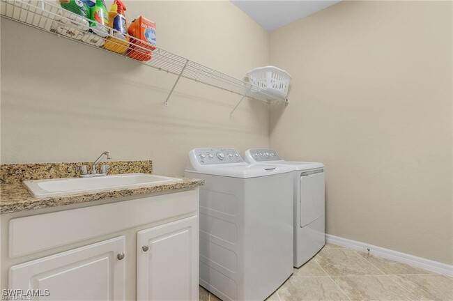 Building Photo - 10497 Prato Dr