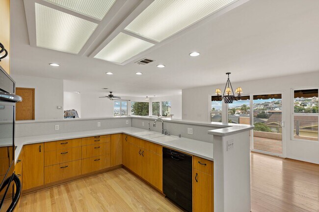 Building Photo - Expansive View of San Diego Bay! Double Ca...