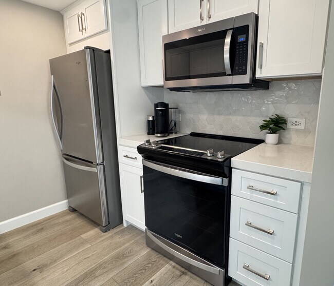 Building Photo - 1470 State St