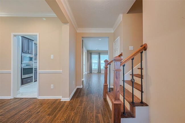 Building Photo - 3911 Fall Branch Dr