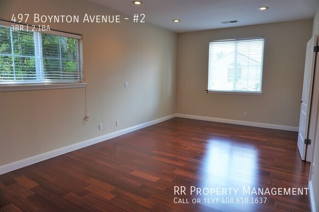 Building Photo - Contemporary Townhouse in Central Location!