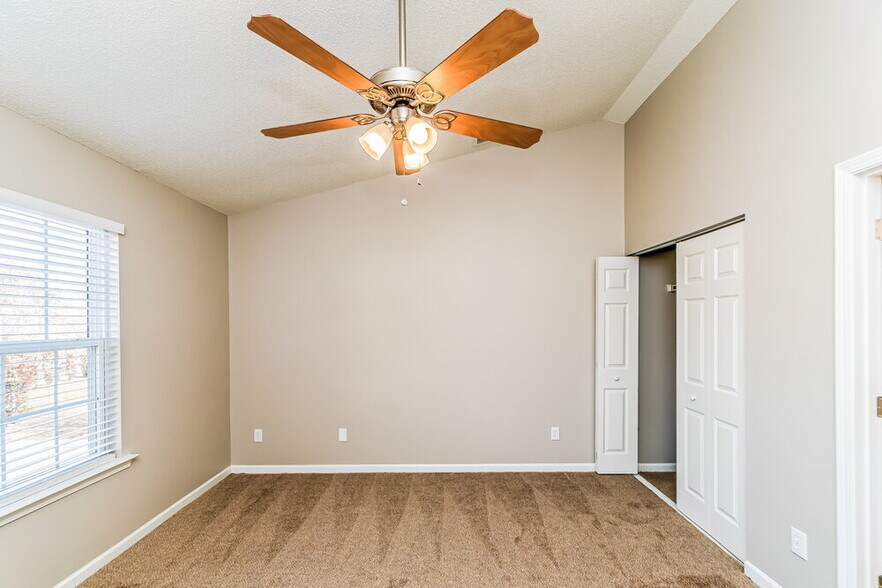 Building Photo - 5819 Finestra Way