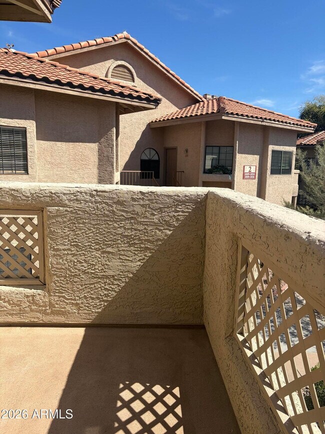 Building Photo - 930 N Mesa Dr