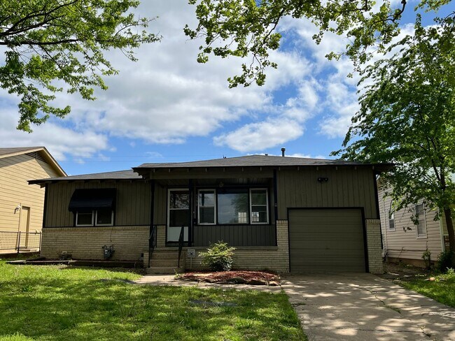 Building Photo - Three Bedroom Tulsa, 1 Bath