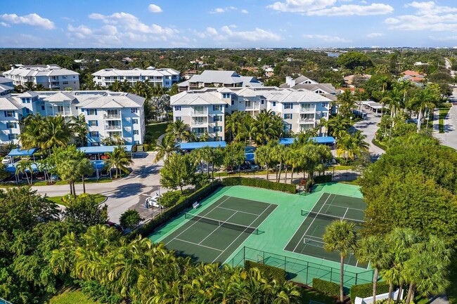Building Photo - 315 Bay Colony Dr N