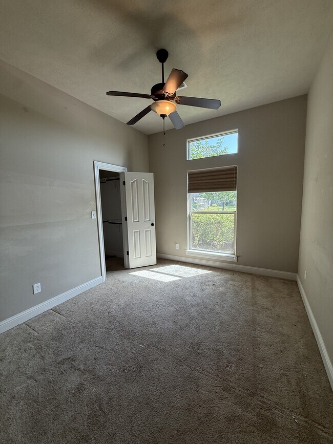 Building Photo - 6645 Jasper Cir