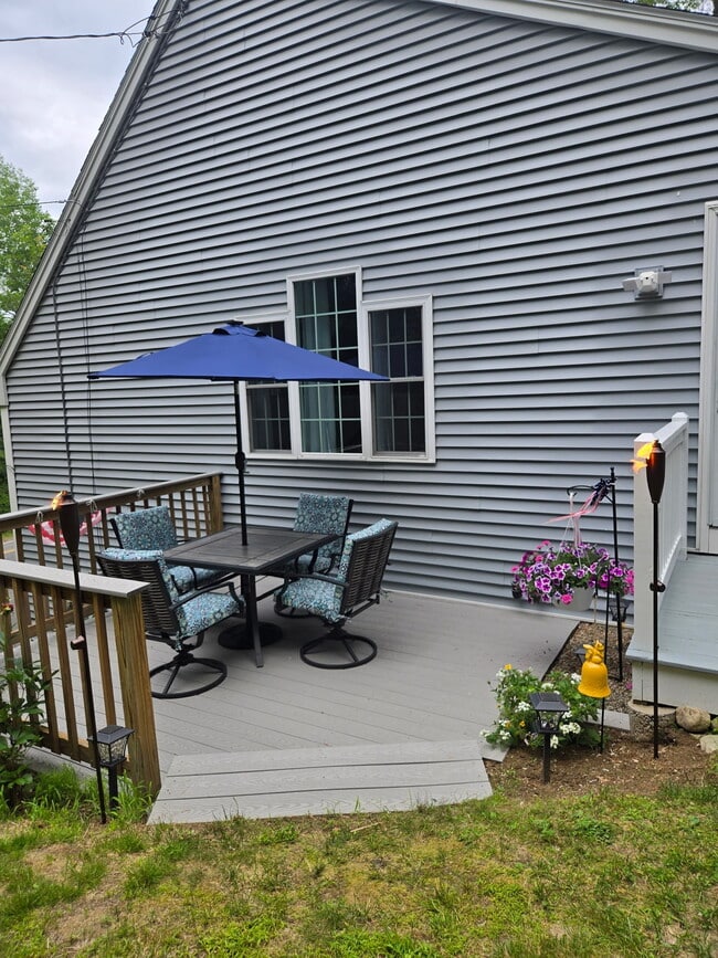 Building Photo - 732 Sawyer Rd