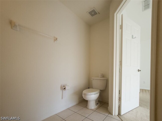 Building Photo - 2332 Silver Palm Dr
