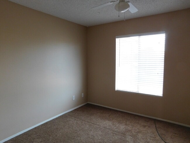 Building Photo - GREAT CHANDLER LOCATION!