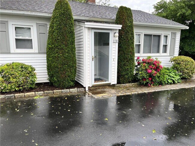 Building Photo - 101A Briarwood Ave