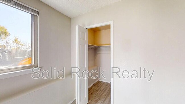 Building Photo - 1845 Zebulon Dr