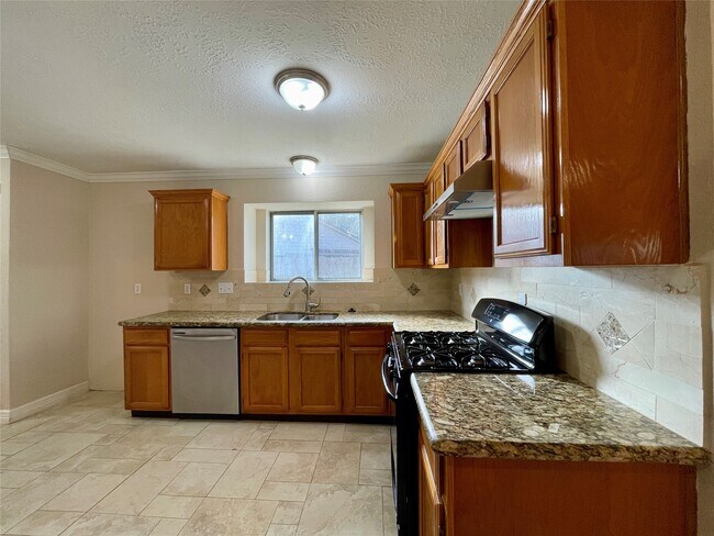 Building Photo - 2622 Olster Dr