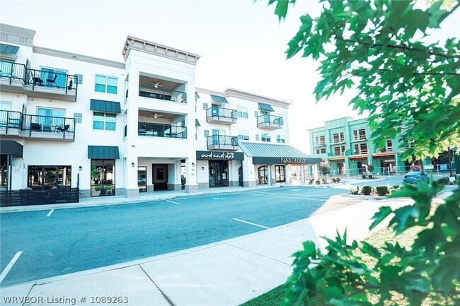Building Photo - 9000 Mayswood Pl