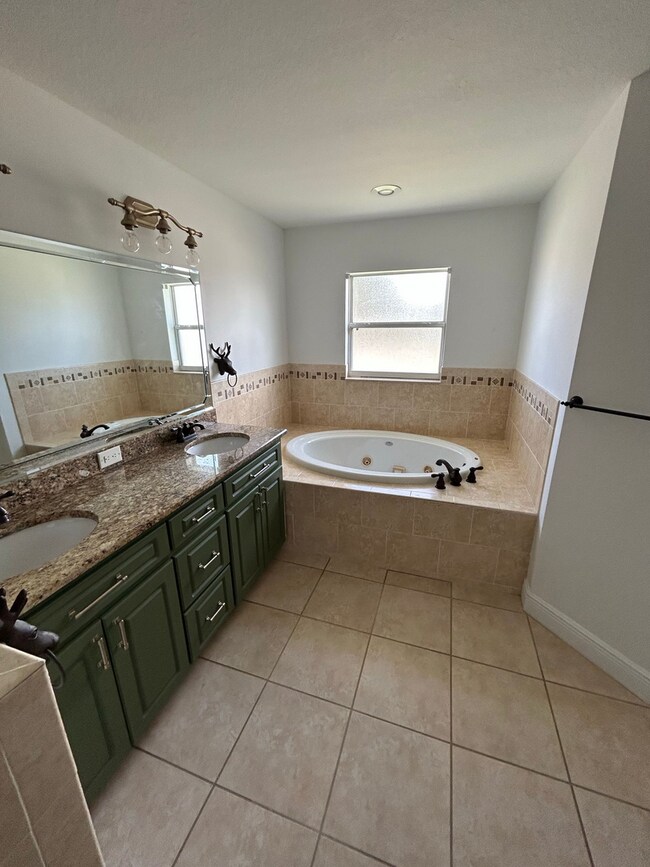 Building Photo - Ready for immediate occupancy!