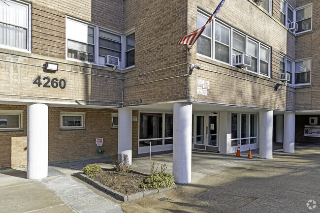 Entrance - WOODLAWN VETERANS MUTUAL Co-op