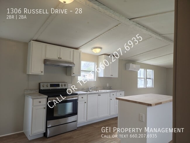 Building Photo - 1306 Russell Dr