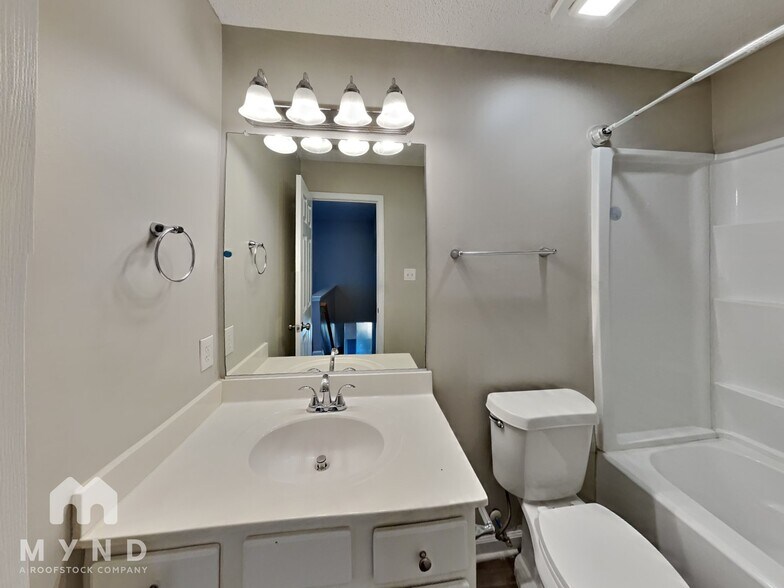 Building Photo - 8104 Stone Bridge Ct