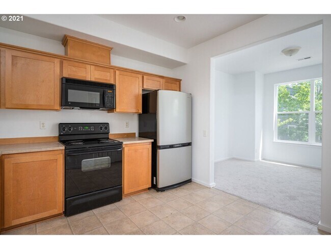 Building Photo - Great Townhouse near Tanasborne