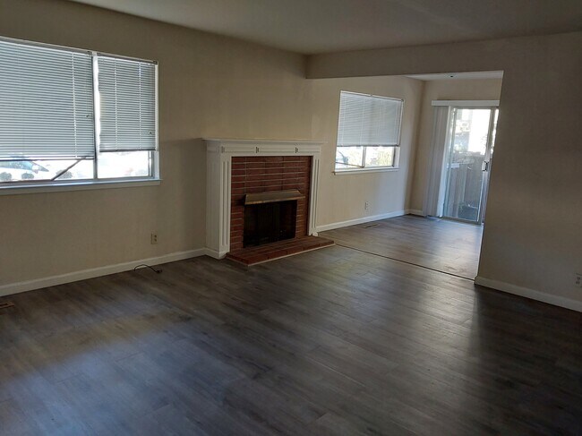 Building Photo - 436 Vasquez Ct