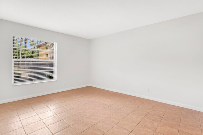 Building Photo - 490 NW 20th St