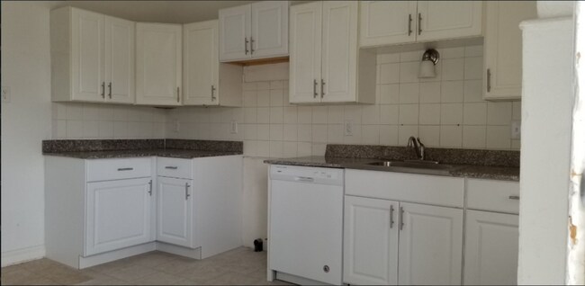 Building Photo - 3146 Keokuk St