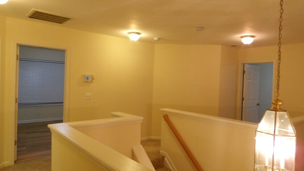 Building Photo - 47086 Garrett Pl