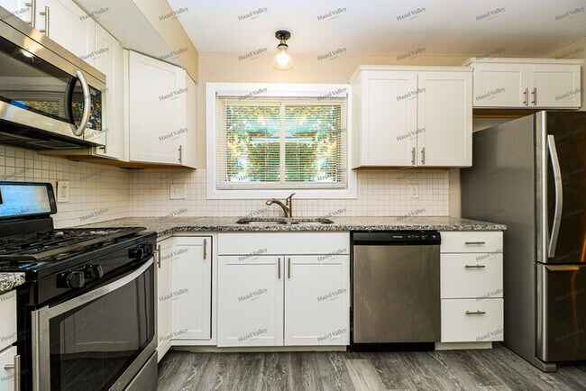 Building Photo - 24 Brixworth Ct