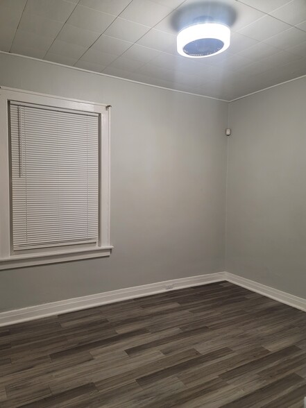 Bedroom 4 - 14115 S Dearborn St