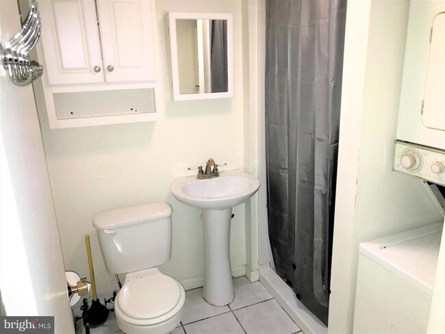 Building Photo - 139 Wilson St