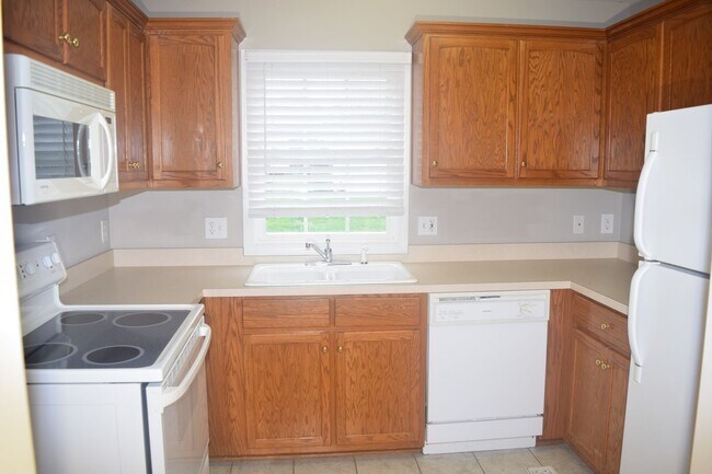 Building Photo - Hollar Duplex Conover