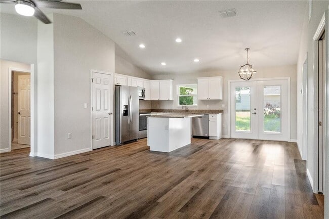 Building Photo - 13422 SW 48th Ave