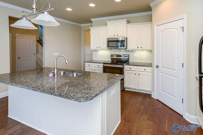 Building Photo - 3031 Greenway Cir SE