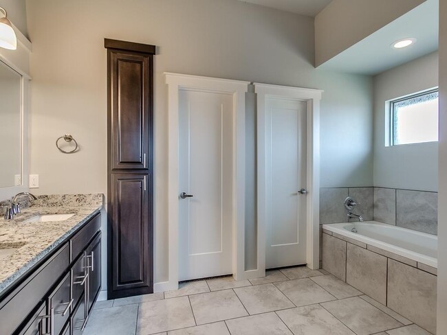 Building Photo - 10016 NW 97th St